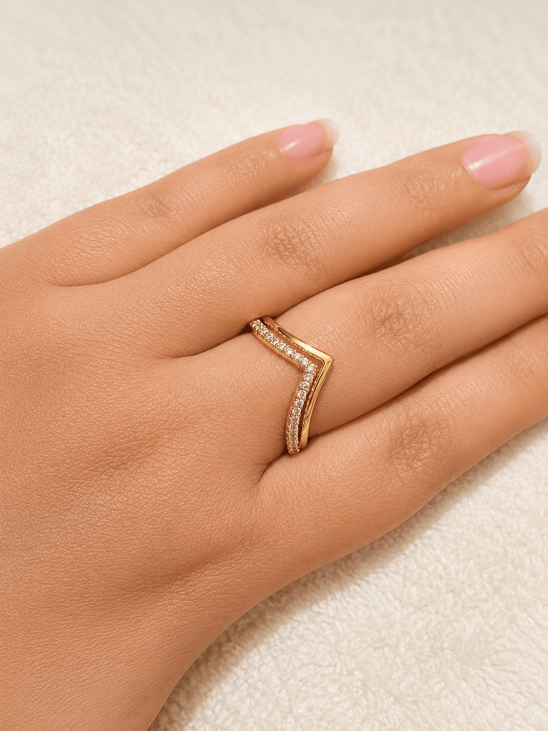 Double v shape ring - Image 1