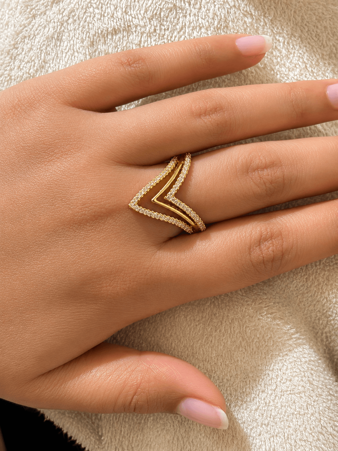 Triple v shape ring - Image 1