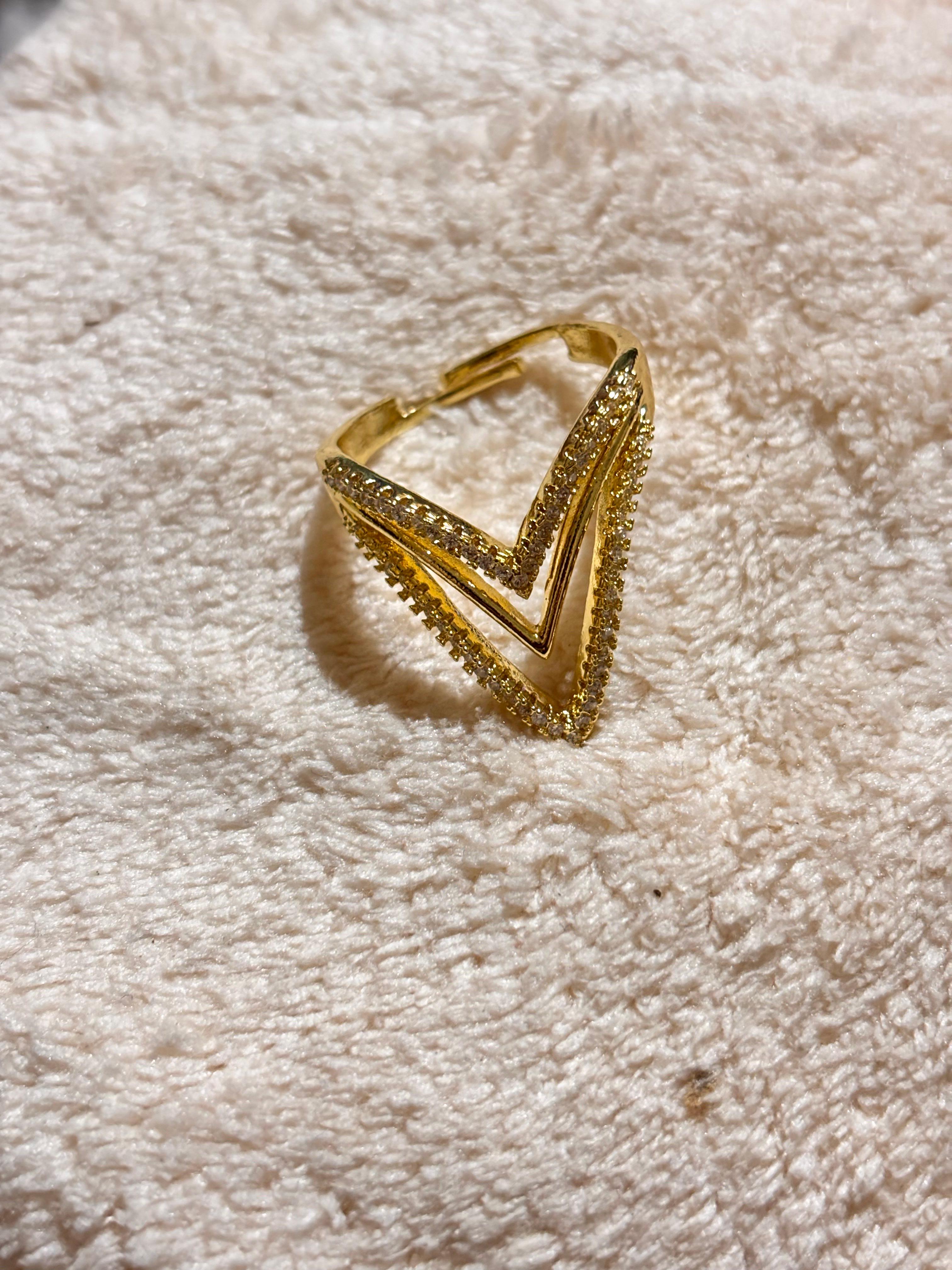 Triple v shape ring - Thumbnail 2