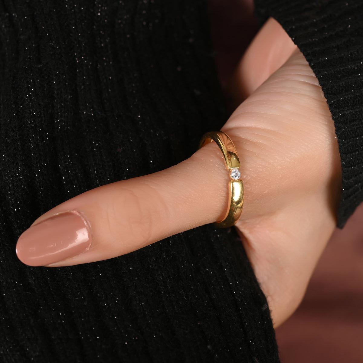 Very small diamond  ring - Image 1