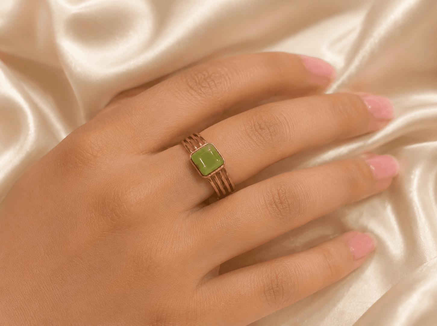 Green stone ring - Image 1