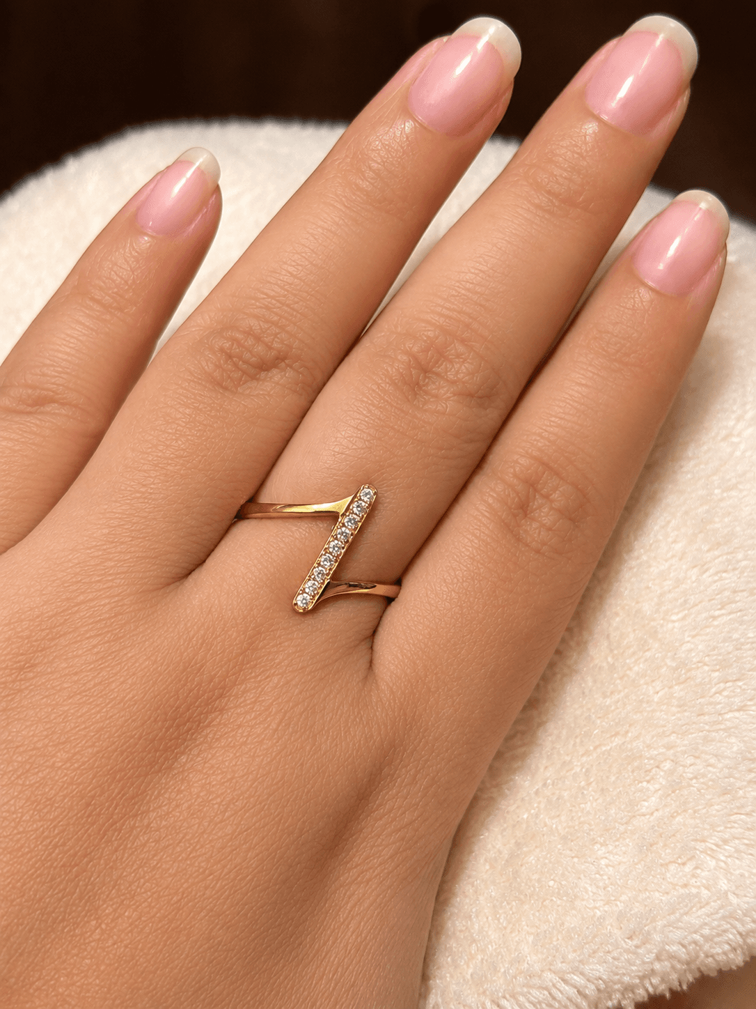Elegant Gold Bar Ring - Image 1